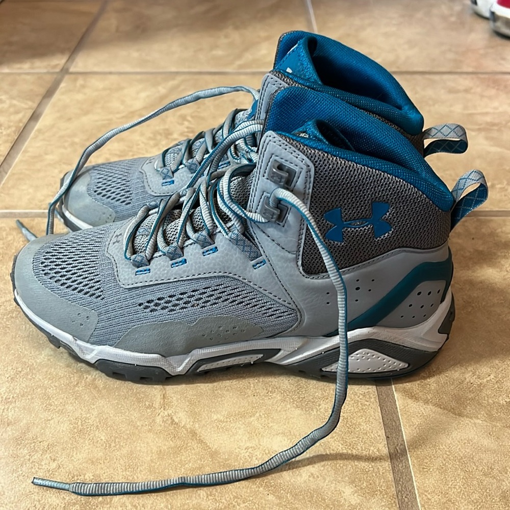 Women’s Under armour hiking boots